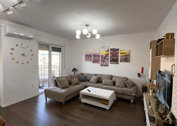 Romantic Penthouse With Mountains View *