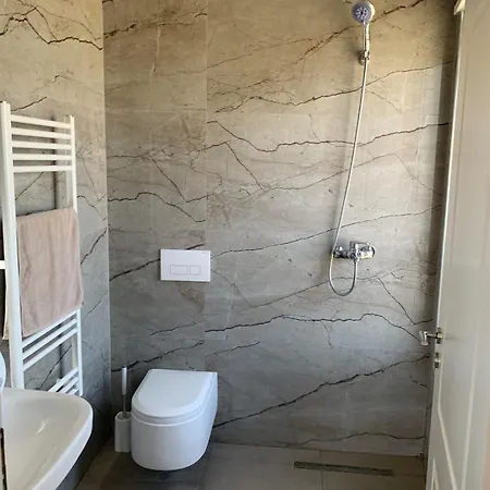 Apartment Romantic Penthouse With Mountains View